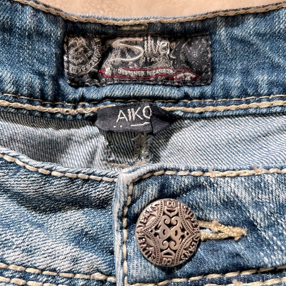 SILVER JEANS 👖 “AIKO” DISTRESSED DESTROYED RIPPED MID-BOOT JEANS Women’s 18 L31 - Picture 9 of 13
